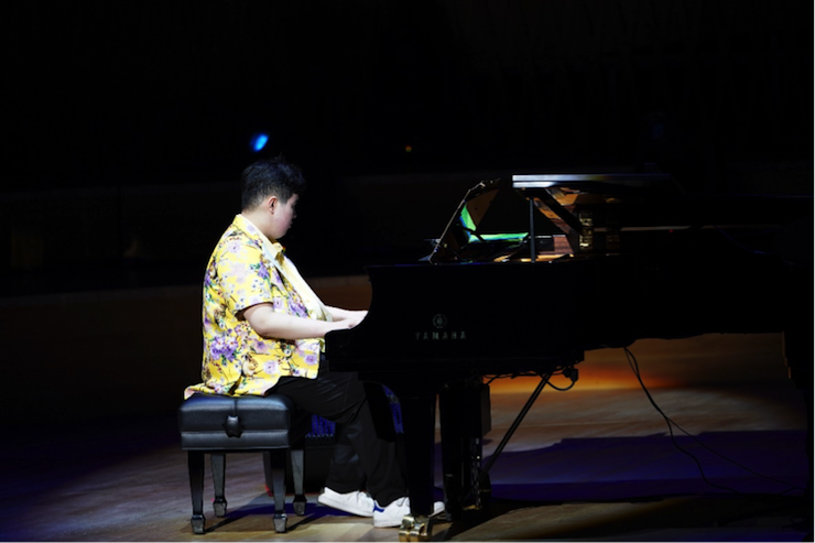 世界自闭症日，人生就是搏未来艺术家刘明康与他的朋友们温情奏响“音乐与梦想”慈善音乐会