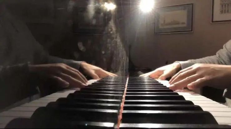 宋思衡的“宅抗疫” | 挑战主播、筹集口罩、闭关作曲，这位取消了20场演出的钢琴家原来这么忙！